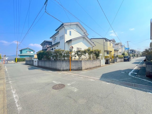 筑紫野市永岡戸建の前面道路含む現地写真