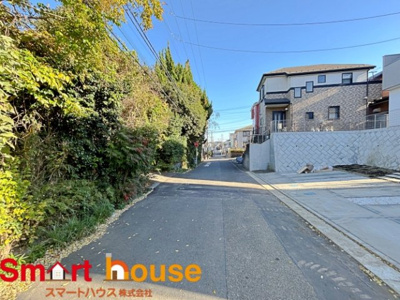 【前面道路含む現地写真】 | 神奈川県座間市立野台　新築２棟 | 前面道路6ｍあるので駐車も楽々！
「座間」駅徒歩15分
「かしわ台」駅徒歩22分