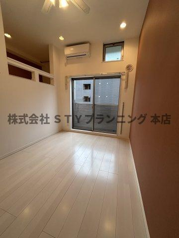 仲介手数料０円！auram千種の居間・リビング