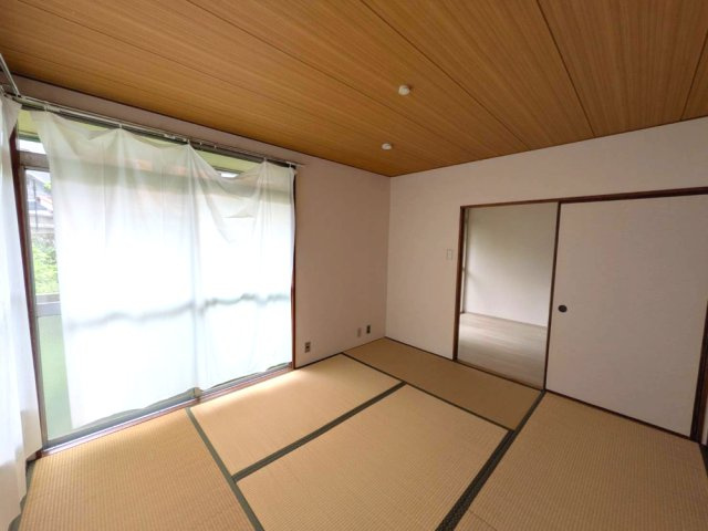 宝塚市中州１丁目戸建の和室|柔らかい畳が心地よい和室