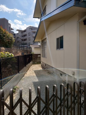 宝塚市中州１丁目戸建の駐車場