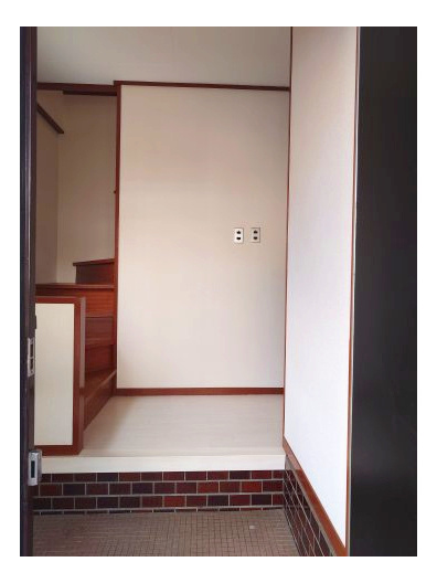 宝塚市中州１丁目戸建の玄関|落ち着いた玄関です
