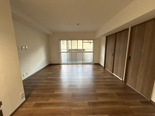 ナビオ姫路の居間・リビング