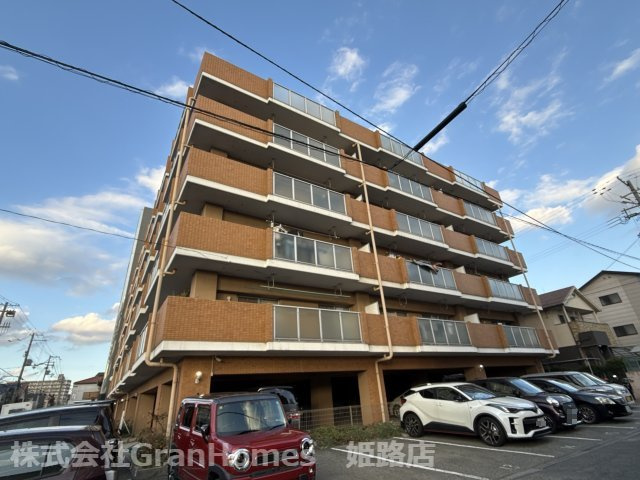 ナビオ姫路の外観