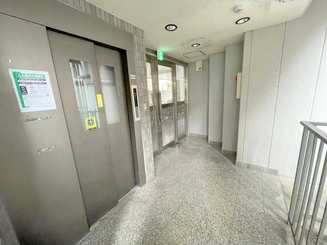 中市マンションのロビー
