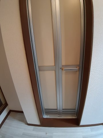 エクレール中町の玄関