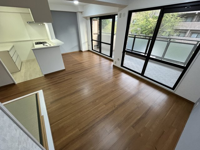 ヴェルナール学園前A棟の居間・リビング