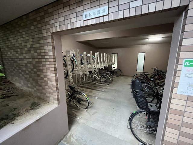 ヴェルナール学園前A棟のその他共用部分