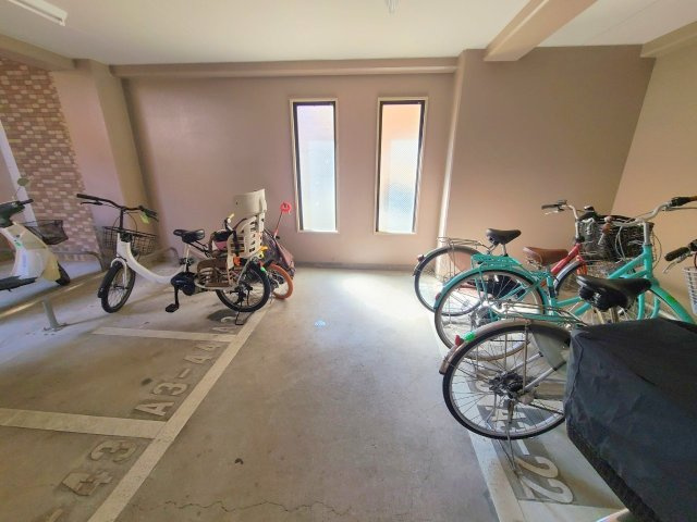 ヴェルナール学園前A棟のその他共用部分