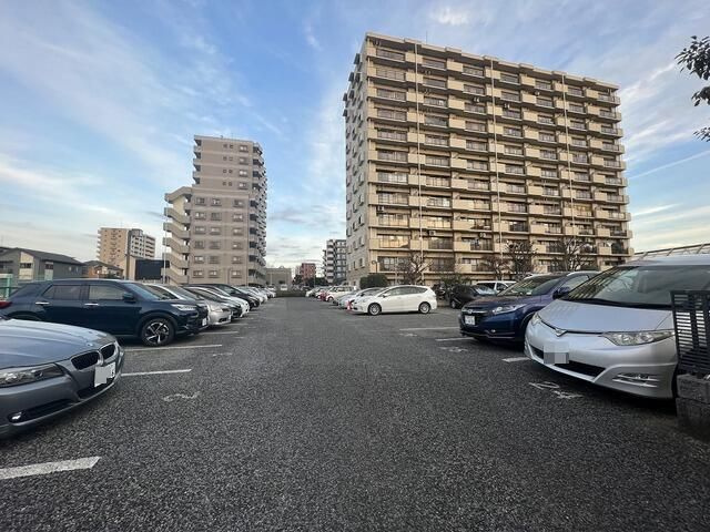 ラミアール西船橋の駐車場