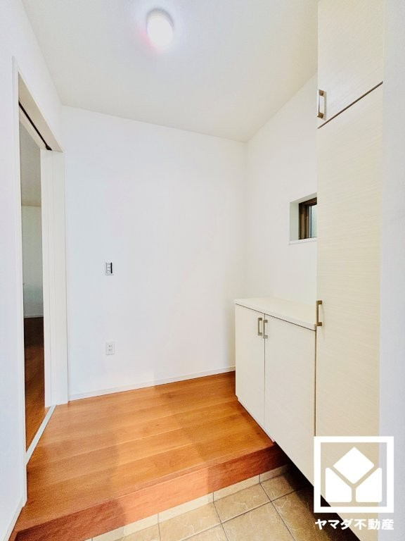 南区久世上久世町　5期1号地の玄関