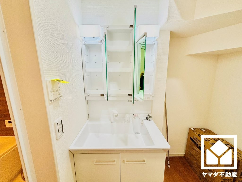 南区久世上久世町　5期1号地の独立洗面台