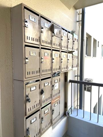 レジデンス摂津（分譲賃貸）のその他共用部分|共用ポストです