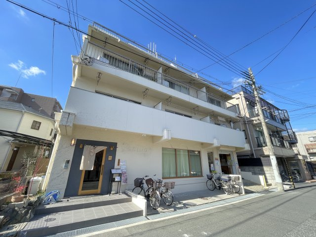 レジデンス摂津（分譲賃貸）の外観|落ち着いた雰囲気の外観です