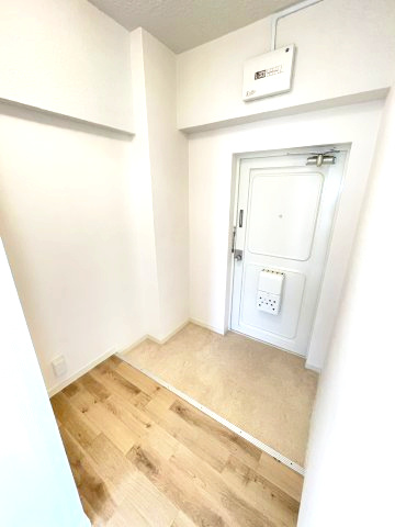 レジデンス摂津（分譲賃貸）の玄関|シンプルで使いやすい玄関です