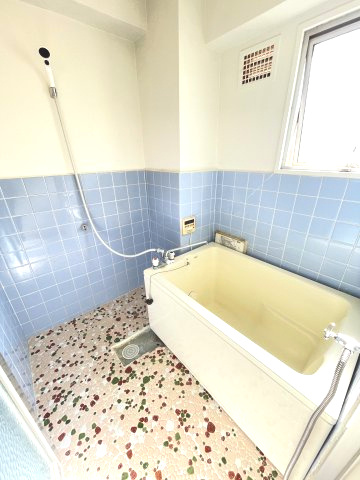 レジデンス摂津（分譲賃貸）の浴室|落ち着いた空間のお風呂です