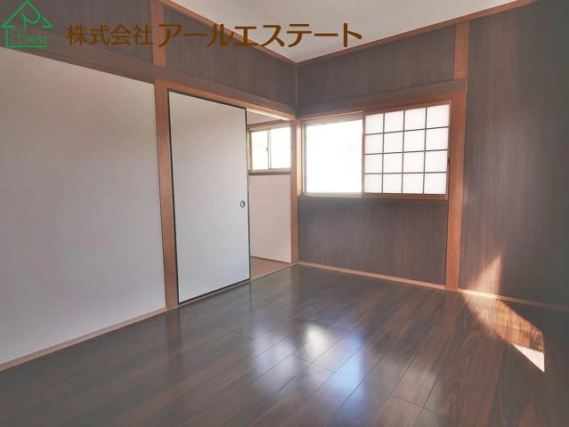 加古川市野口町野口　　中古戸建の洋室