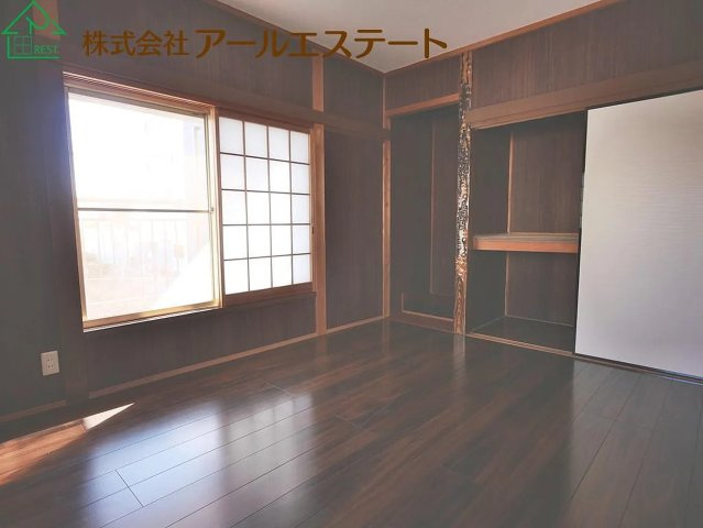 加古川市野口町野口　　中古戸建の洋室