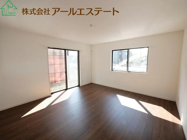 加古川市加古川町中津　　JR「日岡駅」徒歩15分の居間・リビング