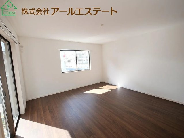 加古川市加古川町中津　　JR加古川線「日岡駅」徒歩15分の洋室