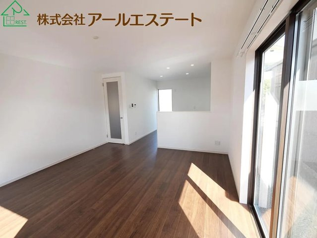 加古川市加古川町中津　　JR加古川線「日岡駅」徒歩15分の居間・リビング