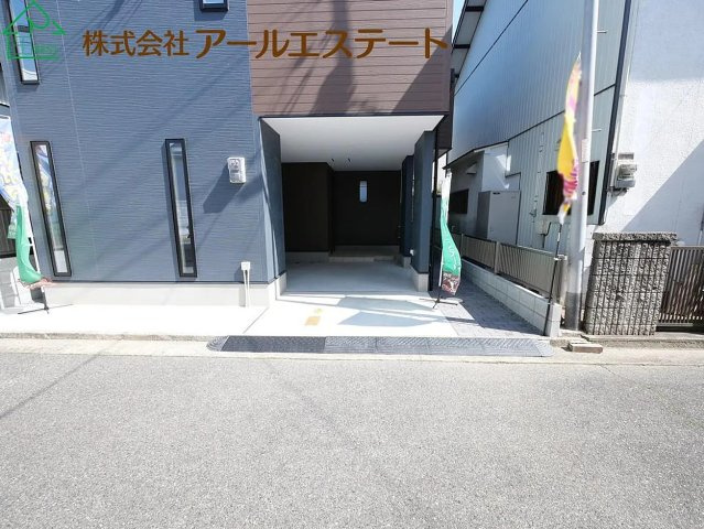 小野市王子町　中古戸建の駐車場