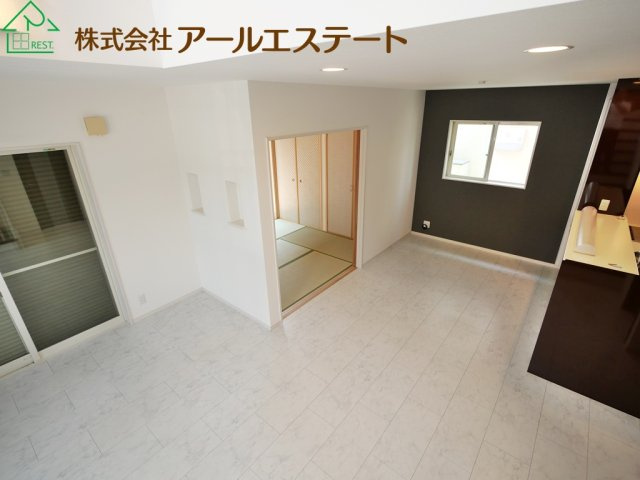 高砂市北浜町牛谷　　JR「曽根駅」徒歩17分の居間・リビング