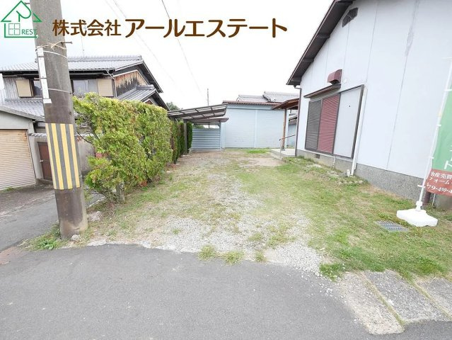 加古川市志方町西中　　中古戸建の駐車場