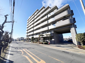 【外観】 | 前面道路も広々見晴らしが良いです。