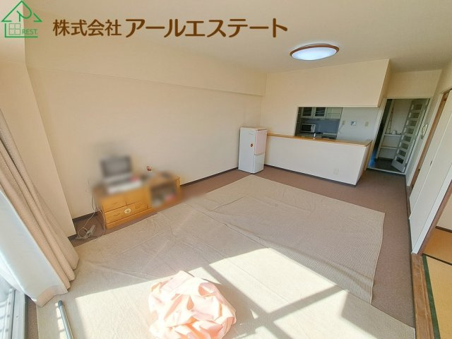 万葉ハイツ東加古川　　山陽電鉄「別府駅」徒歩18分の居間・リビング
