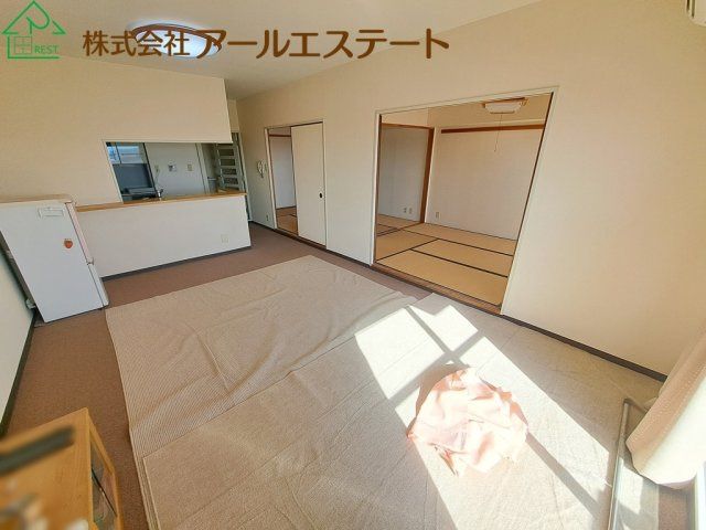 万葉ハイツ東加古川　　山陽電鉄「別府駅」徒歩18分の居間・リビング