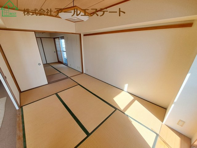 万葉ハイツ東加古川　　山陽電鉄「別府駅」徒歩18分の和室