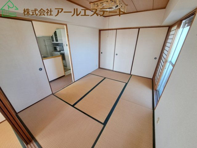 万葉ハイツ東加古川　　山陽電鉄「別府駅」徒歩18分の和室