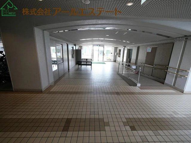 万葉ハイツ東加古川　　山陽電鉄「別府駅」徒歩18分のエントランス