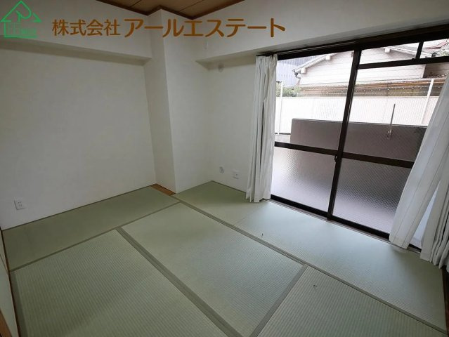 ライオンズマンション東加古川　　JR「東加古川駅」徒歩14分の和室