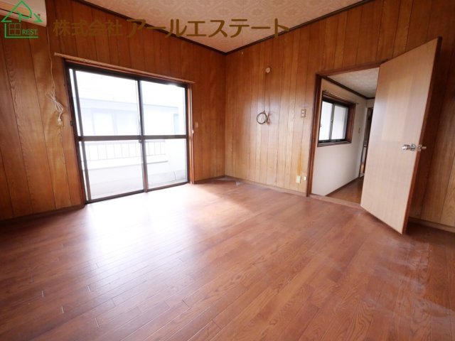 加古川市上荘町都台１丁目　　中古戸建の洋室