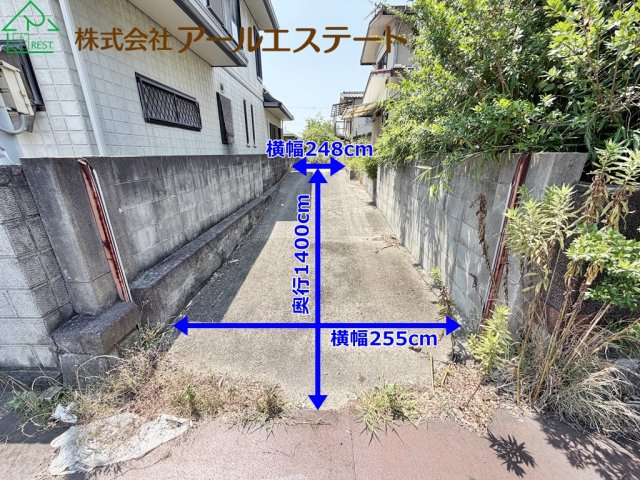 加古川市上荘町都台１丁目　　中古戸建の駐車場