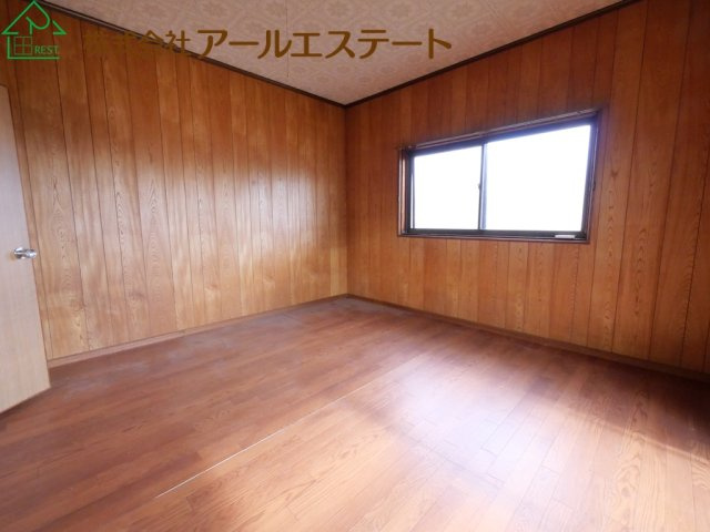 加古川市上荘町都台１丁目　　中古戸建の洋室