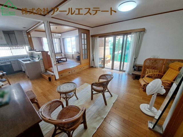 高砂市今市2丁目　　山陽電鉄「伊保駅」徒歩11分の居間・リビング