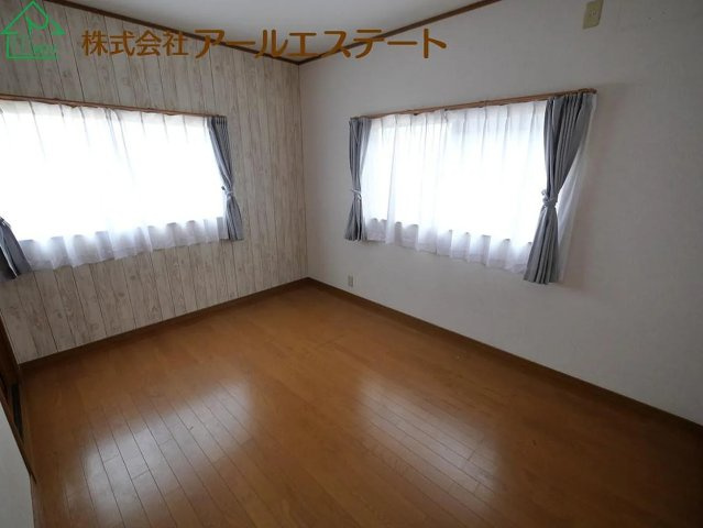 加古川市野口町長砂　　中古戸建の洋室