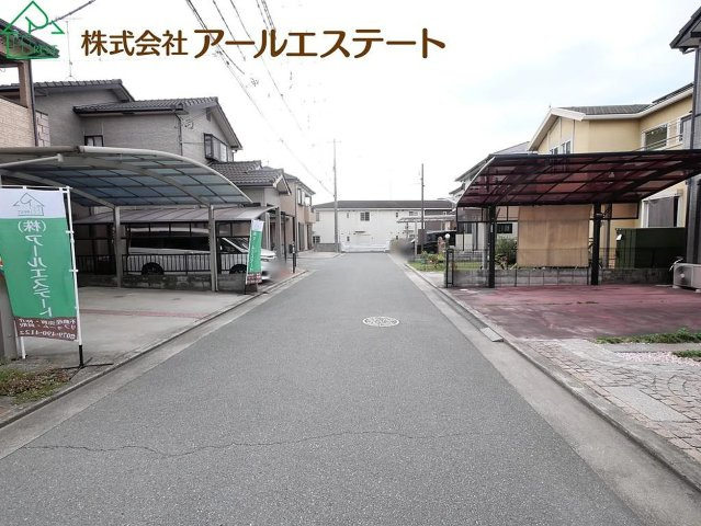 加古川市野口町長砂　中古戸建の前面道路含む現地写真
