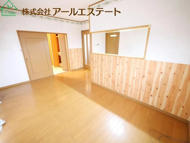 加古川市野口町長砂　中古戸建の居間・リビング
