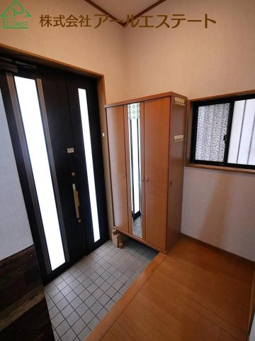 加古川市野口町長砂　　中古戸建の玄関