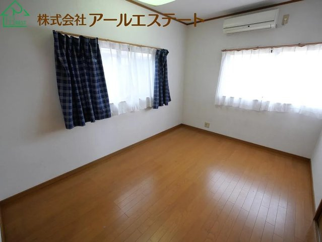 加古川市野口町長砂　中古戸建の洋室