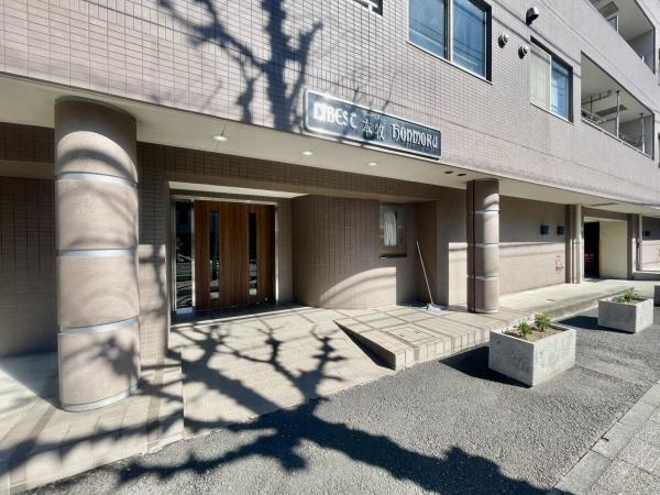 横浜市中区本牧町１丁目の中古マンションのエントランス|清掃もしっかり、管理のされたマンションです。
安心・安全・快適にお過ごしください