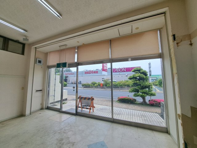 アルナビル　西棟のエントランス