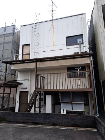 アルナビル　西棟の外観