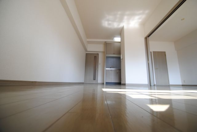 日吉壱番館の居間・リビング