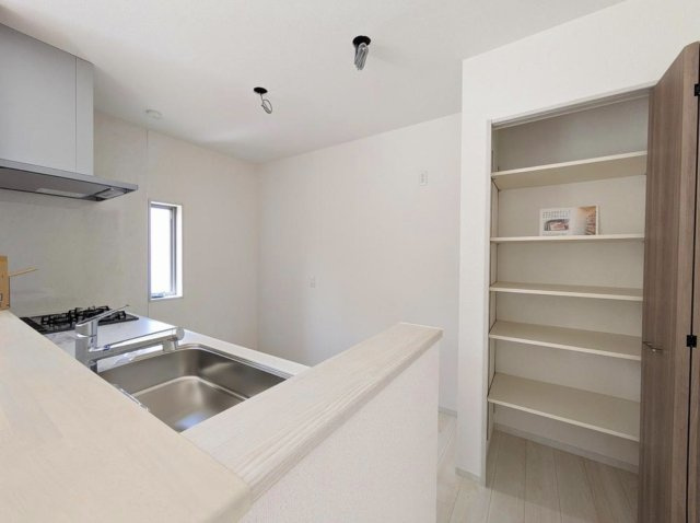 平塚市四之宮3丁目　新築戸建　全7区画4号棟のキッチン