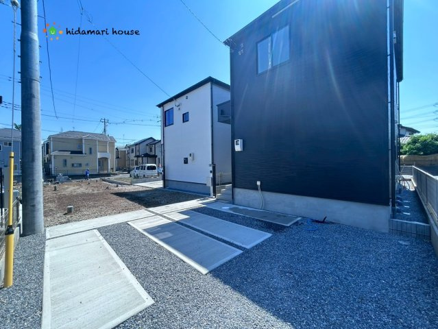 上尾市平塚　9期　新築戸建　グラファーレ　02の前面道路含む現地写真